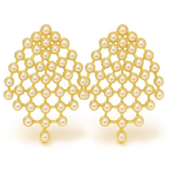 Anthropologie Jewelry - ⚜️ Elegant Gold and Pearl Earrings